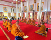 พุทธศาสนิกชนชาวสุราษฎร์ธานีร่วมเจริญพระพุทธมนต์เฉลิมพระเกียร ... พารามิเตอร์รูปภาพ 4