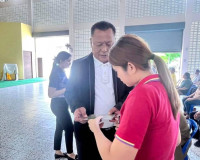 จังหวัดสุราษฎร์ธานีมอบสมุดประจำตัวผู้รับได้การคัดเลือกให้ทำก ... พารามิเตอร์รูปภาพ 4