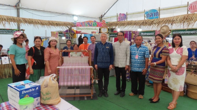 รองผู้ว่าราชการจังหวัด ปลื้ม ยอดทะลุ 12 ล้านบาท ใน"ช้อปเพลิน ... พารามิเตอร์รูปภาพ 1