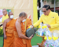 จังหวัดสุราษฎร์ธานีจัดพิธีทำบุญตักบาตรโครงการบรรพชาอุปสมบทเฉ ... พารามิเตอร์รูปภาพ 9