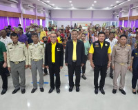 จังหวัดสุราษฎร์ธานีมอบสมุดประจำตัวผู้รับได้การคัดเลือกให้ทำก ... พารามิเตอร์รูปภาพ 9