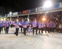 จังหวัดสุราษฎร์ธานีนำเรือพนมพระถ้วยรางวัลพระราชทาน ร่วมแสดงโ ... พารามิเตอร์รูปภาพ 11