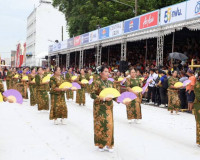 จังหวัดสุราษฎร์ธานีนำเรือพนมพระถ้วยรางวัลพระราชทาน ร่วมแสดงโ ... พารามิเตอร์รูปภาพ 16