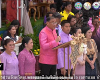 จังหวัดสุราษฎร์ธานีนำเรือพนมพระถ้วยรางวัลพระราชทาน ร่วมแสดงโ ... พารามิเตอร์รูปภาพ 1