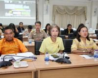 รองผู้ว่าราชการจังหวัดสุราษฎร์ธานี เป็นประธานในการประชุมปรึก ... พารามิเตอร์รูปภาพ 4