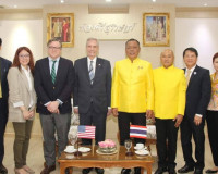 จังหวัดสุราษฎร์ธานีต้อนรับเอกอัครราชทูตสหรัฐอเมริกาประจำประเ ... พารามิเตอร์รูปภาพ 19