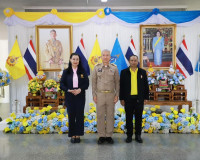 รองผู้ว่าราชการจังหวัดสุราษฎร์ธานี ให้การต้อนรับ นางทัศนีย์  ... พารามิเตอร์รูปภาพ 1