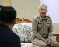 รองผู้ว่าราชการจังหวัดสุราษฎร์ธานี ให้การต้อนรับ นางทัศนีย์  ... พารามิเตอร์รูปภาพ 2