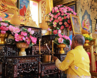 พุทธศาสนิกชนชาวสุราษฎร์ธานีทุกหมู่เหล่าร่วมเจริญพระพุทธมนต์เ ... พารามิเตอร์รูปภาพ 2