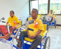 รองผู้ว่าราชการจังหวัดสุราษฎร์ธานี เป็นประธานในพิธีมอบรถสามล ... พารามิเตอร์รูปภาพ 6