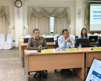 รองผู้ว่าราชการจังหวัดสุราษฎร์ธานี เป็นประธานในการประชุมการข ... พารามิเตอร์รูปภาพ 3