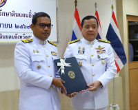 จังหวัดสุราษฎร์ธานีจัดพิธีมอบเครื่องหมาย “รักษาดินแดนยิ่งชีพ ... พารามิเตอร์รูปภาพ 4
