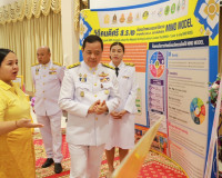 ผู้ว่าฯ สุราษฎร์ธานีเป็นประธานในพิธีมอบหนังสือพระราชทานสาราน ... พารามิเตอร์รูปภาพ 13