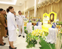 ผู้ว่าฯ สุราษฎร์ธานีเป็นประธานในพิธีมอบหนังสือพระราชทานสาราน ... พารามิเตอร์รูปภาพ 15