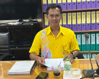 รองผู้ว่าราชการจังหวัดสุราษฎร์ธานี ในฐานะประธานกรรมการผู้ทรง ... พารามิเตอร์รูปภาพ 4