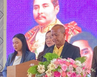รองผู้ว่าราชการจังหวัดสุราษฎร์ธานี กล่าวต้อนรับ พล.อ.เกรียงไ ... พารามิเตอร์รูปภาพ 1