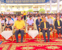 รองผู้ว่าราชการจังหวัดสุราษฎร์ธานี กล่าวต้อนรับ พล.อ.เกรียงไ ... พารามิเตอร์รูปภาพ 3