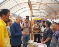 รองผู้ว่าราชการจังหวัดสุราษฎร์ธานี เป็นประธานเปิดโครงการตลาด ... พารามิเตอร์รูปภาพ 15