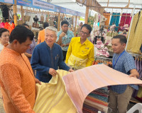 รองผู้ว่าราชการจังหวัดสุราษฎร์ธานี เป็นประธานเปิดโครงการตลาด ... พารามิเตอร์รูปภาพ 25