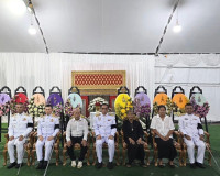 รองผู้ว่าราชการจังหวัดสุราษฎร์ธานีเชิญพวงมาลาพระราชทานและพวง ... พารามิเตอร์รูปภาพ 6