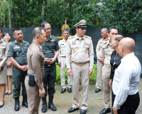 รองผู้ว่าราชการจังหวัดสุราษฎร์ธานี เชิญตะกร้าสิ่งของพระราชทา ... พารามิเตอร์รูปภาพ 5