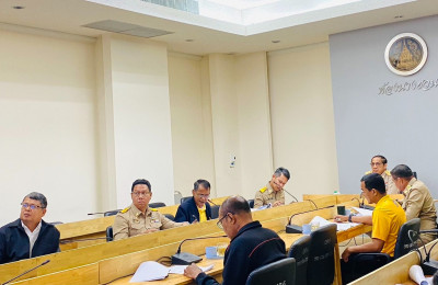 รองผู้ว่าราชการจังหวัดสุราษฎร์ธานี เป็นประธานในการประชุมคณะก ... พารามิเตอร์รูปภาพ 1