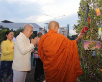 รองผู้ว่าราชการจังหวัดสุราษฎร์ธานี เป็นประธานในพิธีชักพุ่มเม ... พารามิเตอร์รูปภาพ 8