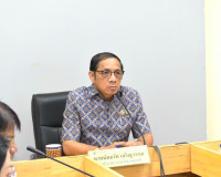 รองผู้ว่าราชการจังหวัดสุราษฎร์ธานี เป็นประธานในการประชุมคณะอ ... พารามิเตอร์รูปภาพ 1