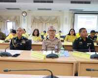 รองผู้ว่าราชการจังหวัดสุราษฎร์ธานี เป็นประธานในการประชุมเตรี ... พารามิเตอร์รูปภาพ 6