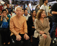 รองผู้ว่าราชการจังหวัดสุราษฎร์ธานี พร้อมด้วย หัวหน้าส่วนราชก ... พารามิเตอร์รูปภาพ 1