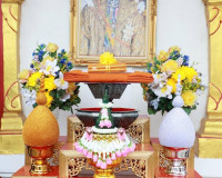 รองผู้ว่าราชการจังหวัดสุราษฎร์ธานี ร่วมพิธีถวายผ้ากฐินพระราช ... พารามิเตอร์รูปภาพ 1