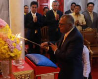 รองผู้ว่าราชการจังหวัดสุราษฎร์ธานี ร่วมพิธีถวายผ้ากฐินพระราช ... พารามิเตอร์รูปภาพ 5