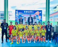 รองผู้ว่าราชการจังหวัดสุราษฎร์ธานี พร้อมด้วย นางรุ้งเพชร รอด ... พารามิเตอร์รูปภาพ 3