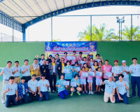 รองผู้ว่าราชการจังหวัดสุราษฎร์ธานี พร้อมด้วย นางรุ้งเพชร รอด ... พารามิเตอร์รูปภาพ 5