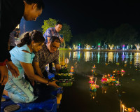 รองผู้ว่าราชการจังหวัดสุราษฎร์ธานี พร้อมด้วย นางพรรณทิพย์ เจ ... พารามิเตอร์รูปภาพ 1