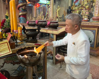 รองผู้ว่าราชการจังหวัดสุราษฎร์ธานี ได้เข้าร่วมพิธีวันเฉลิมฉล ... พารามิเตอร์รูปภาพ 6
