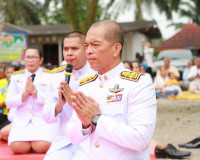 พระภิกษุสงฆ์ทั้งไทยและต่างชาติกว่า 500 รูป ธุดงผ่านจังหวัดสุ ... พารามิเตอร์รูปภาพ 12