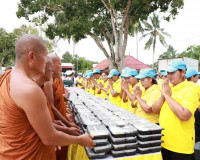 พระภิกษุสงฆ์ทั้งไทยและต่างชาติกว่า 500 รูป ธุดงผ่านจังหวัดสุ ... พารามิเตอร์รูปภาพ 20