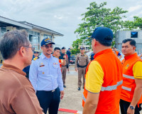 รองผู้ว่าฯ สุราษฎร์ธานี เดินสายตรวจเยี่ยมจุดตรวจ/จุดบริการปร ... พารามิเตอร์รูปภาพ 17