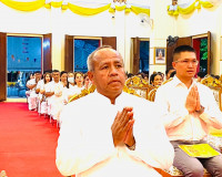 รองผู้ว่าราชการจังหวัดสุราษฎร์ธานี เป็นประธานในพิธีสวดมนต์ข้ ... พารามิเตอร์รูปภาพ 34
