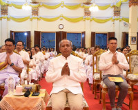 รองผู้ว่าราชการจังหวัดสุราษฎร์ธานี เป็นประธานในพิธีสวดมนต์ข้ ... พารามิเตอร์รูปภาพ 7