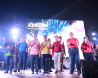ชาวจังหวัดสุราษฎร์ธานี ร่วมกิจกรรมเฉลิมฉลองเคาท์ดาวน์ วันส่ง ... พารามิเตอร์รูปภาพ 7