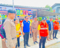 รองผู้ว่าราชการจังหวัดสุราษฎร์ธานี พร้อมด้วยหัวหน้าส่วนราชกา ... พารามิเตอร์รูปภาพ 14