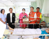 ผู้ว่าราชการจังหวัดสุราษฎร์ธานี เยี่ยมอาการและให้กำลังใจผู้ไ ... พารามิเตอร์รูปภาพ 9