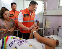 ผู้ว่าราชการจังหวัดสุราษฎร์ธานี เยี่ยมอาการและให้กำลังใจผู้ไ ... พารามิเตอร์รูปภาพ 11