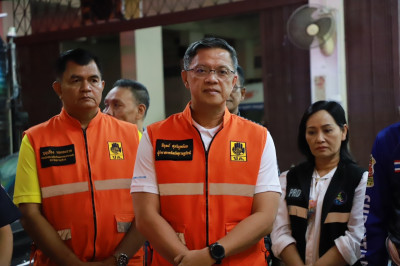 ผู้ว่าราชการจังหวัดสุราษฎร์ธานี ร่วมอำนวยการ จัดส่ง ร่างผู้เ ... พารามิเตอร์รูปภาพ 1