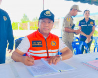 รองผู้ว่าราชการจังหวัดสุราษฎร์ธานี พร้อมด้วยหัวหน้าส่วนราชกา ... พารามิเตอร์รูปภาพ 5