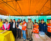 รองผู้ว่าราชการจังหวัดสุราษฎร์ธานี พร้อมด้วยหัวหน้าส่วนราชกา ... พารามิเตอร์รูปภาพ 13