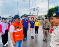 รองผู้ว่าราชการจังหวัดสุราษฎร์ธานี พร้อมด้วยหัวหน้าส่วนราชกา ... พารามิเตอร์รูปภาพ 16
