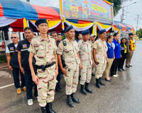 รองผู้ว่าราชการจังหวัดสุราษฎร์ธานี พร้อมด้วยหัวหน้าส่วนราชกา ... พารามิเตอร์รูปภาพ 17